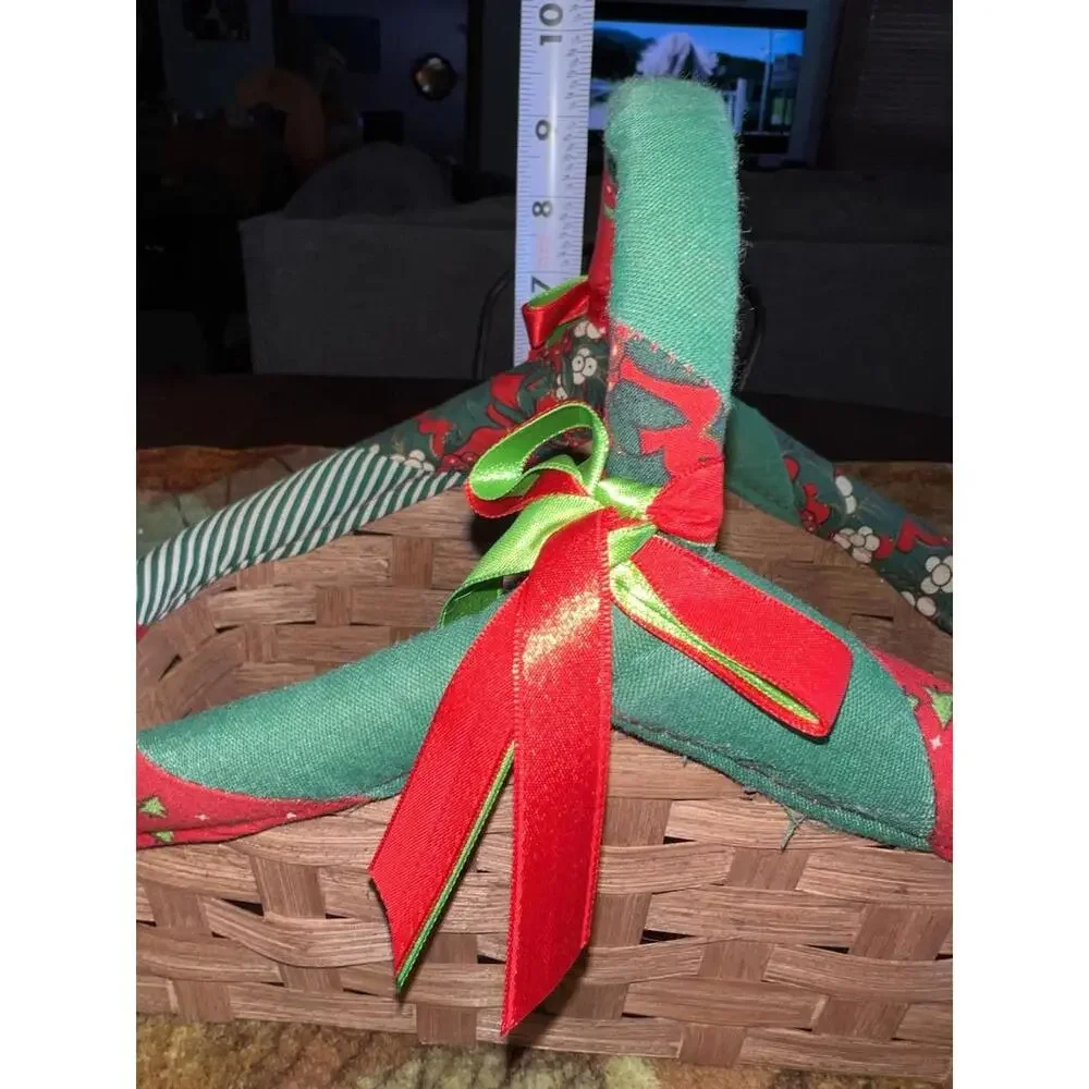 VTG 1980s Christmas Woodweave Basket Philippines Fabric Liner Padded Handle 11x6